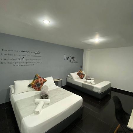 Hotel Aura เมเดยิน ภายนอก รูปภาพ